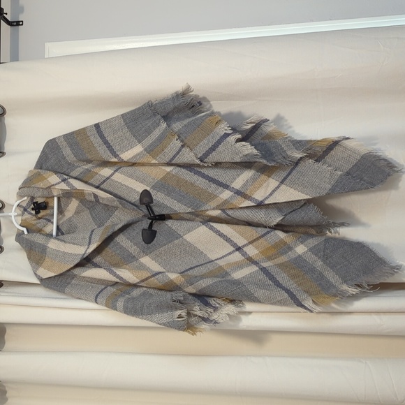 Modena Wrap - Picture 1 of 7